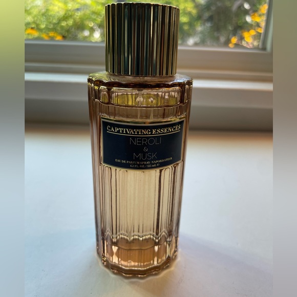 Captivating Essence Neroli & Musk for women 4.2 fl oz Eau de perfume spray - Picture 3 of 5
